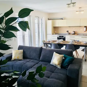 Apartment Art Deco 100m2 Flat 2 Min Walking From Train Station In Center, Free Parking And Terrace - 2b
